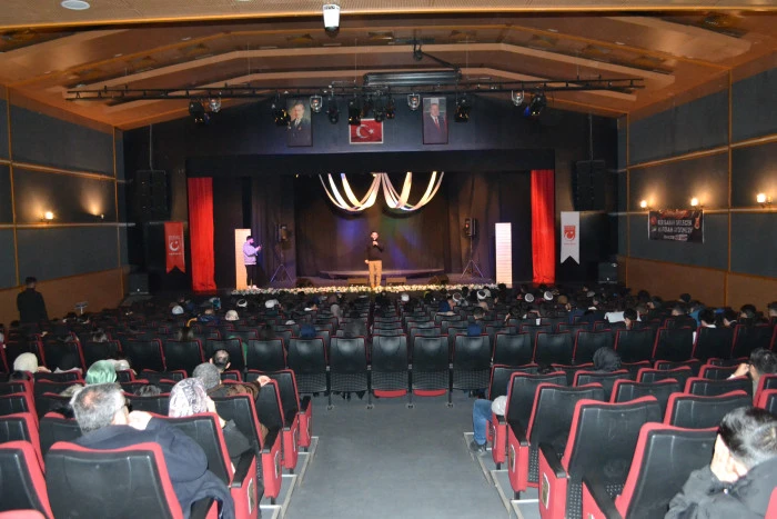 Resul Aydemir Konseri Rap M&uuml;ziğin Coşkusuyla Birlik &Ccedil;ağrısına D&ouml;n&uuml;şt&uuml;