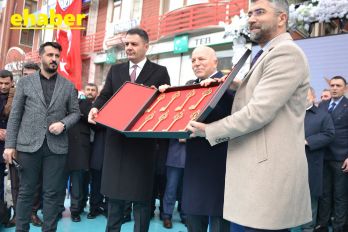 Sekmen 3’üncü kez başkan seçilirse, Erzurum siyaset tarihinde de bir ilk yaşanmış olacak.