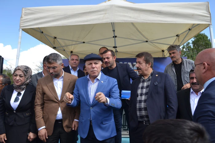 SEKMEN SAHAYA İNDİ, HİZMETLERİ YERİNDE KONTROL ETTİ..